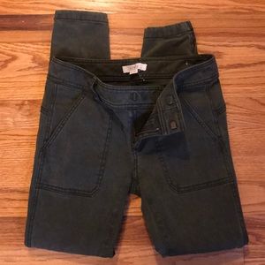 ankle/cropped olive pants